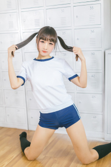 凯瑟琳泽塔琼斯三点